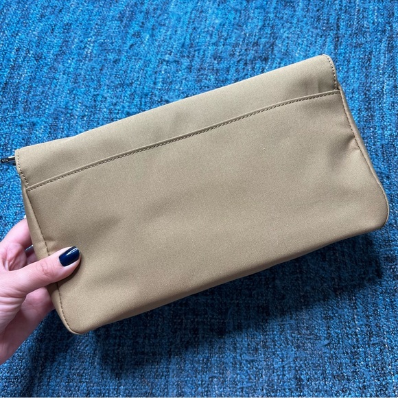 Tomtoc Versatile Switch Daily Crossbody Bag in Khaki - Picture 7 of 9